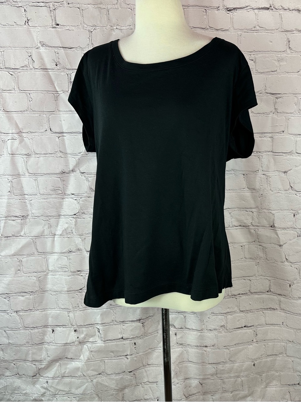 Chico's (3) Black Short Sleeve Scoop Neck Tee women XL casual layer minimalist